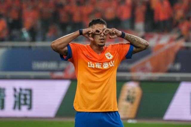 开云体育-【亚冠】克雷桑破门郑铮头球绝平 泰山2比2平横滨